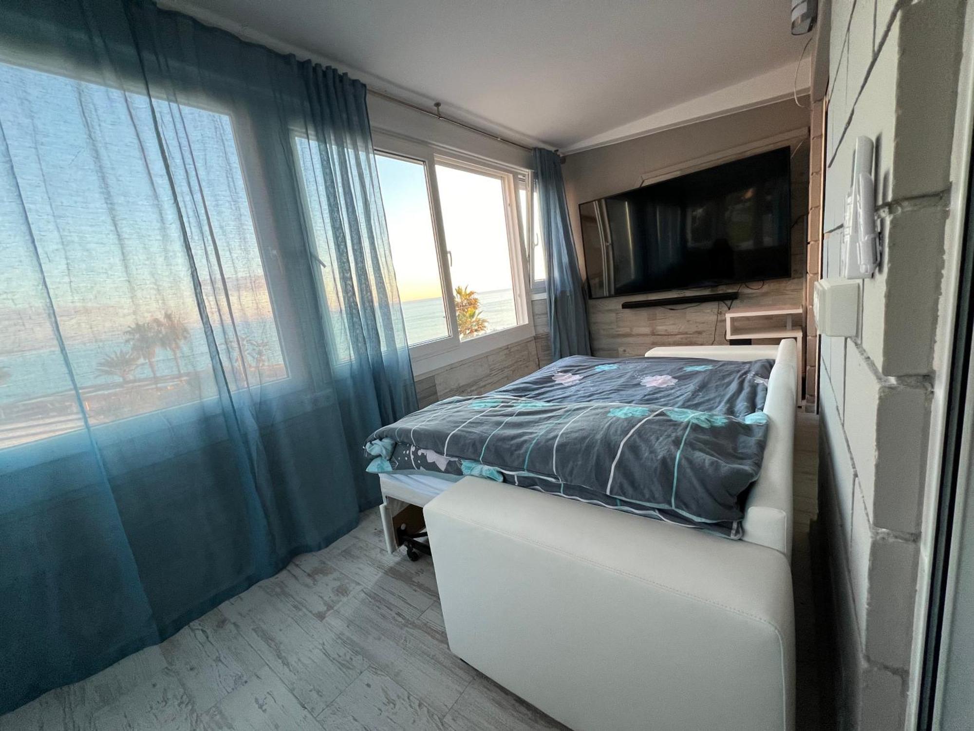La Mata Apartment On The First Line Of The Sea Торевьиа Экстерьер фото